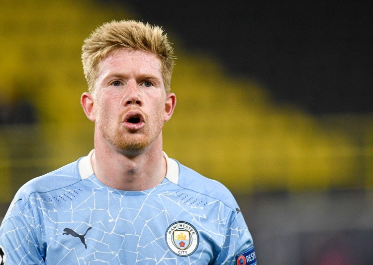 每体：一男子因假扮足球经纪人性侵61名未成年人被捕（每体：一男子冒充足球经纪人，涉嫌侵害61名未成年人被捕）