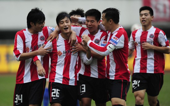 亚冠二积分榜：国安拿到3分上升至第三，麦克阿瑟升至榜首（亚冠积分榜更新：国安全取3分升至第三，麦克阿瑟登顶榜首）