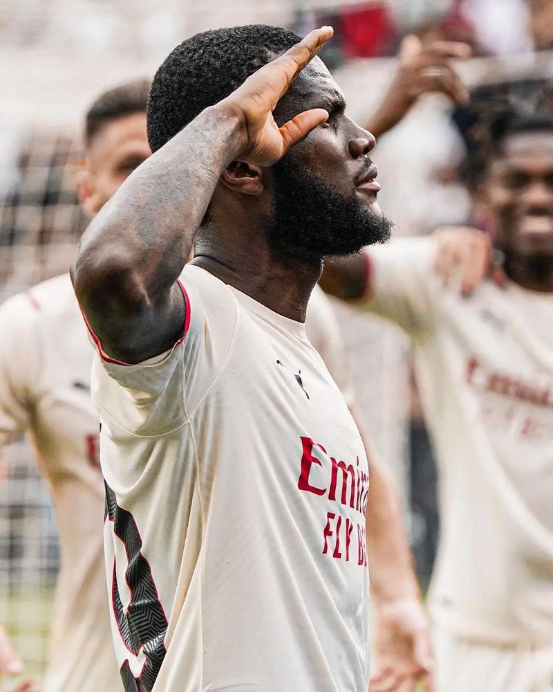 凯恩：今年最难忘是德甲夺冠，球迷高唱我的名字令我心潮澎湃（凯恩：德甲封王是我今年最难忘，球迷齐声呼名让我热血沸腾）