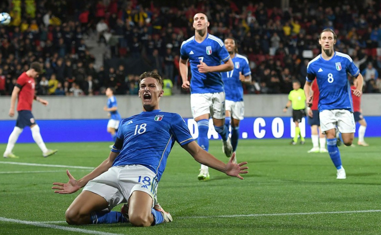 六战全胜！米兰冬奥会冰壶资格赛中国男队提前锁定晋级赛名额