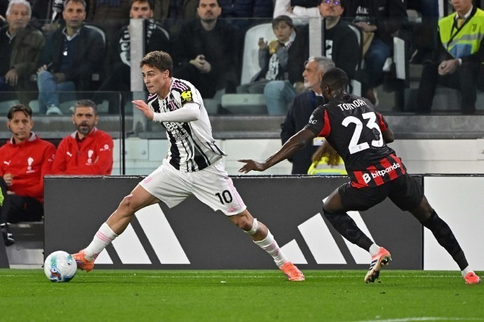 中超战报：法比奥大四喜斩获金靴，北京国安5-1梅州客家（中超快讯：法比奥独中四元夺金靴，国安5-1大胜梅州客家）