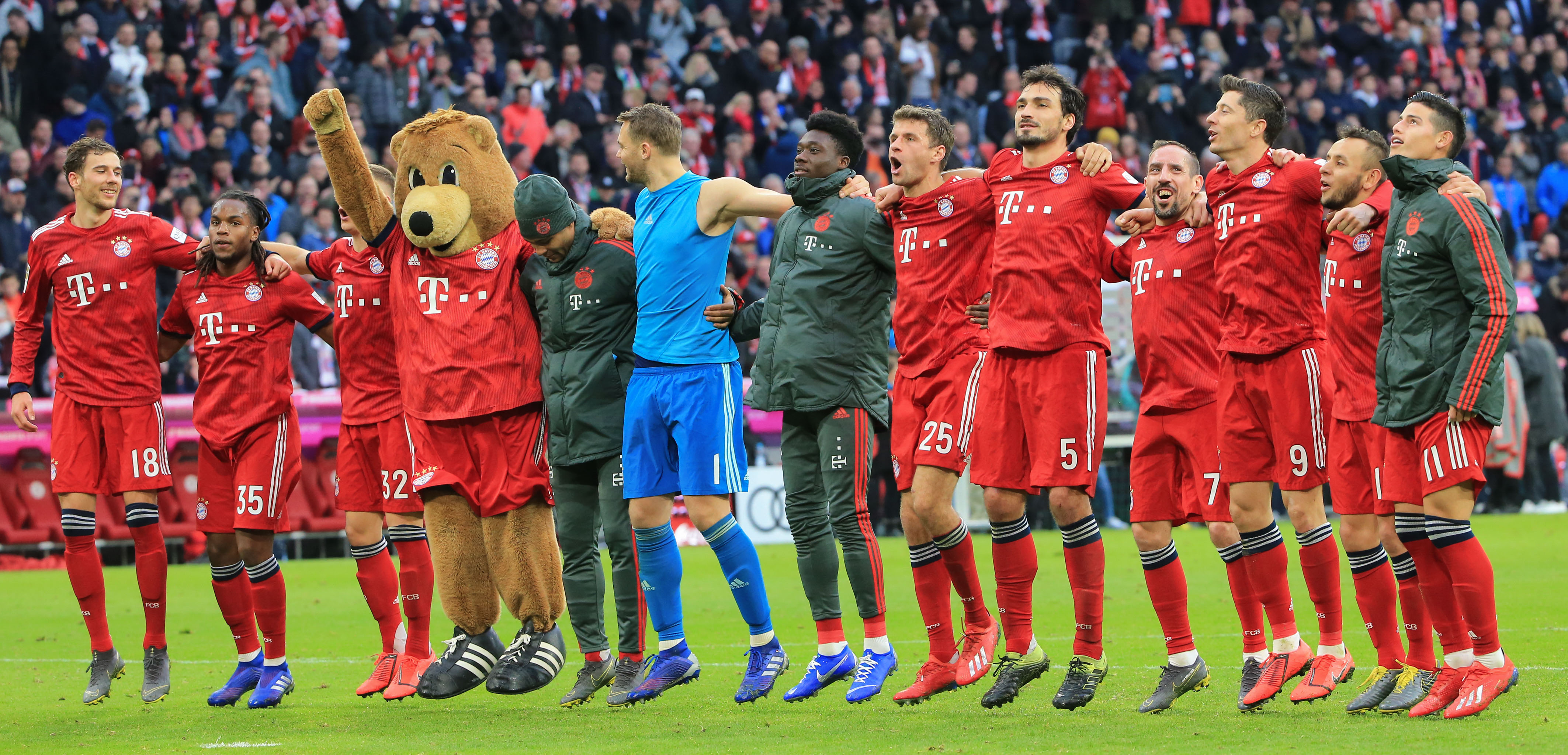 欧冠战报：皇马主场大胜对手,（欧冠快讯：皇马主场大比分击败对手）