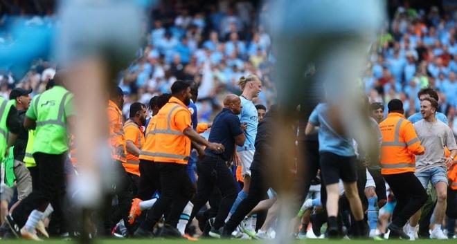 伦敦足球：帕尔特伊已经抵达法院，出席强奸指控听证会（伦敦足坛：帕尔特伊现身法院，参加涉嫌强奸案听证会）