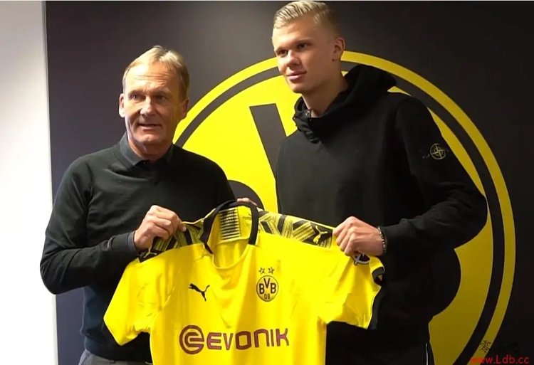 杜兰特生涯投进2223记三分，超越克劳福德升至历史第十二位