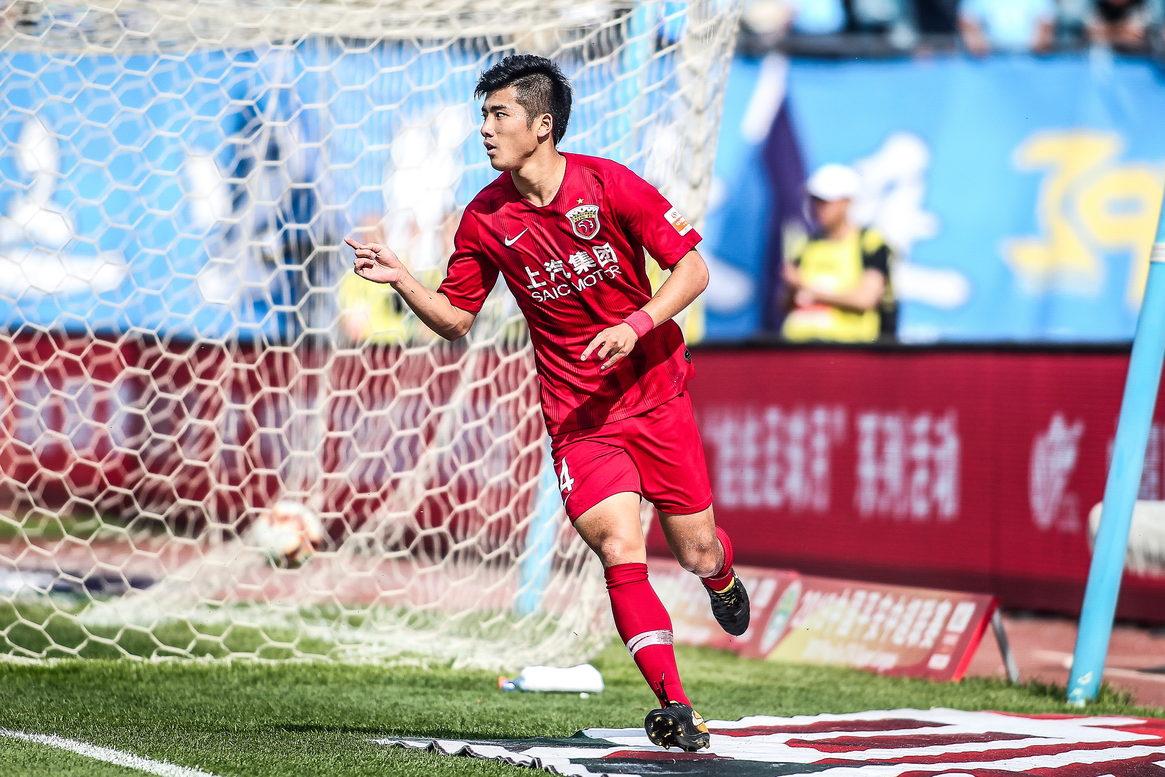 4轮过后唯一保持全胜球队，中日德兰在欧联积分榜暂居榜首