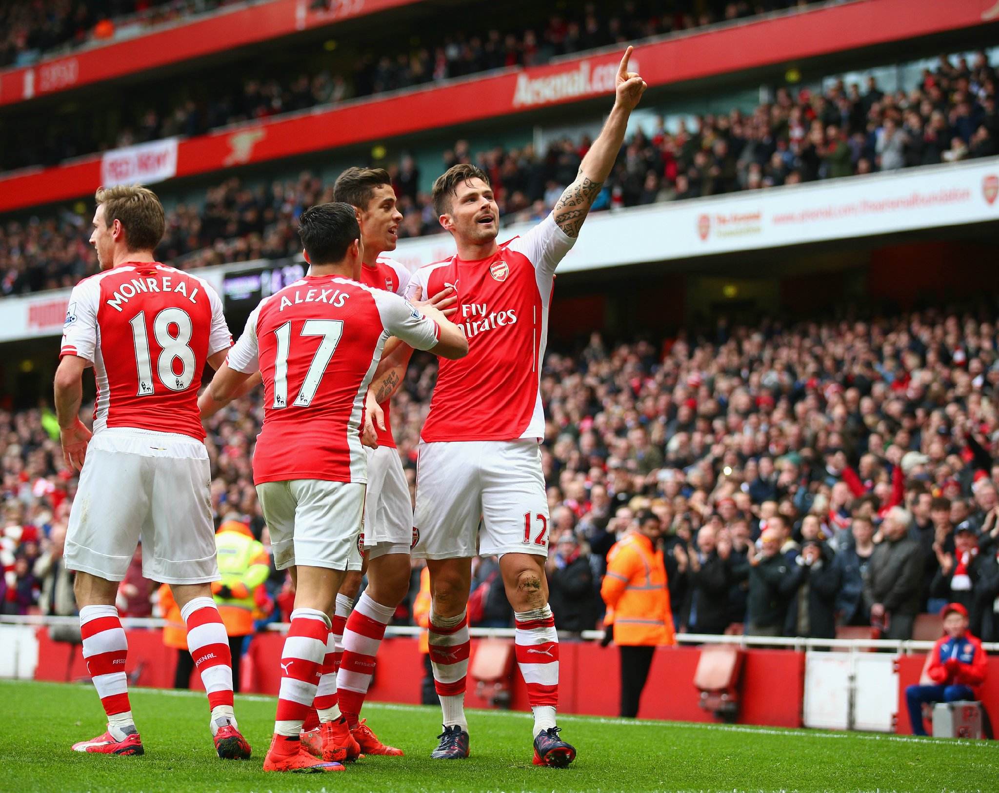 巴萨追平82年前神迹！25年37场西甲皆进球斩获102球（巴萨追平尘封82年纪录！近37场西甲场场破门狂砍102球）