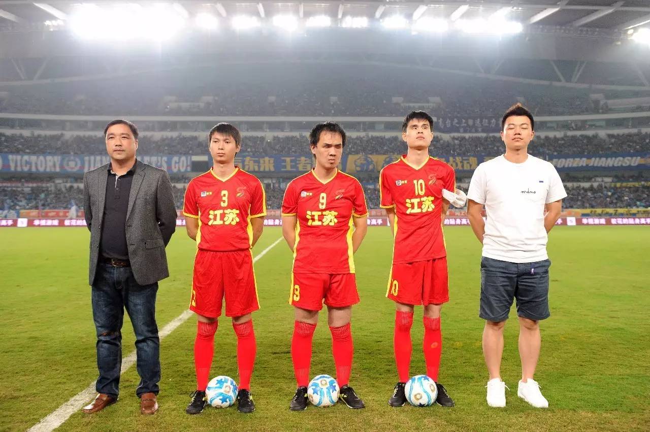 埃基蒂克：斯洛特在训练中对我很严厉，有时我真的会被气到爆