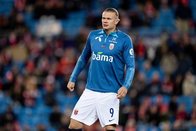 本世纪德甲戴帽数前10：莱万384场16次第1，凯恩76场10次第3（德甲本世纪帽子戏法榜前十：莱万384场16次居首，凯恩76战10次列第3）