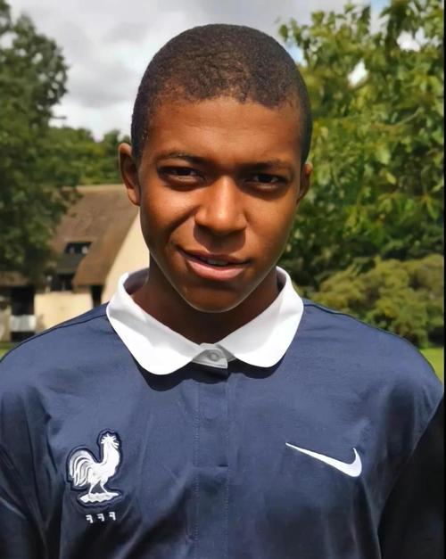 玉昆副总经理告别安德森：讲不出再见，这便是职业足球的规则（玉昆副总经理与安德森分道扬镳：难言再见，这是职业足球的规则）