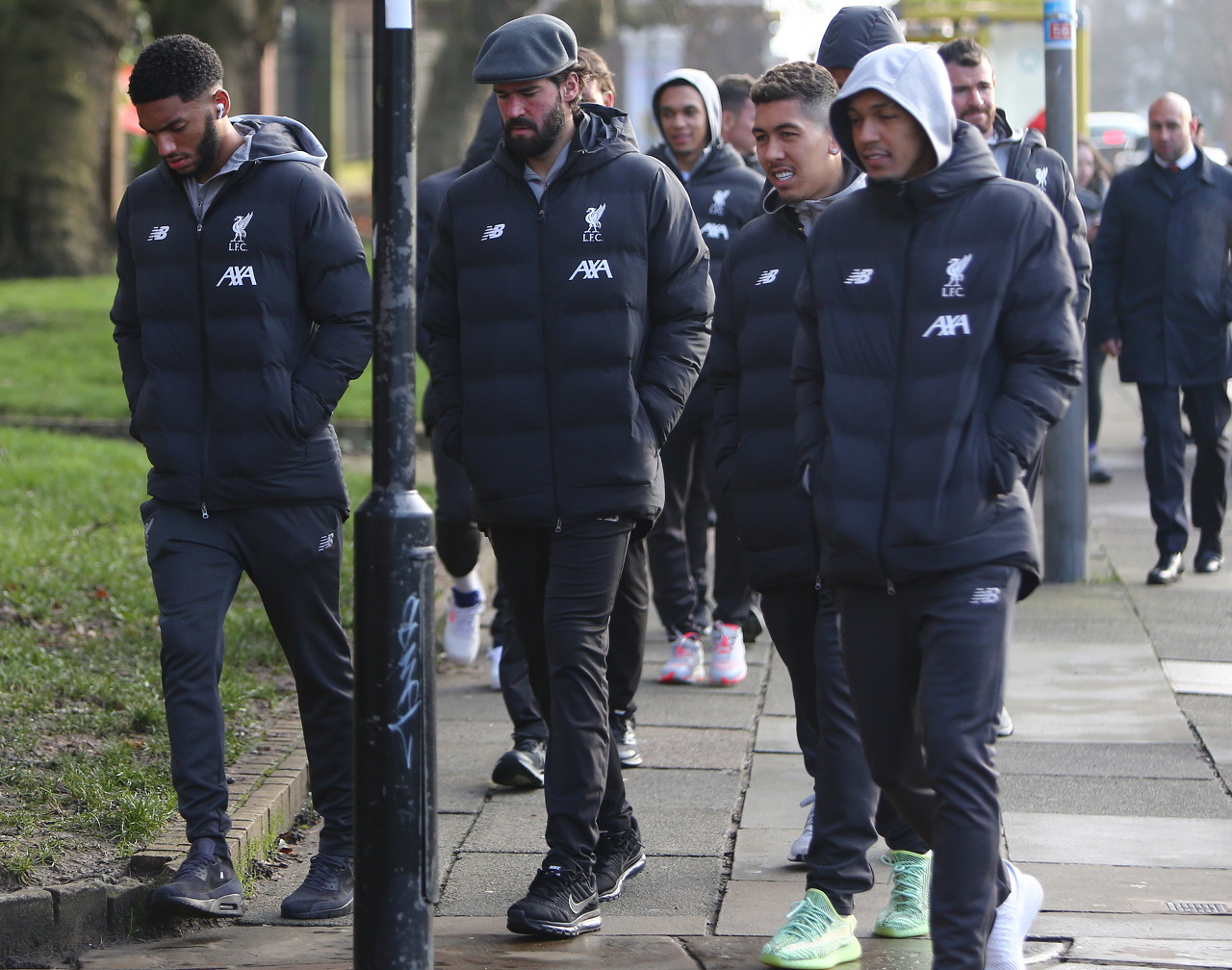 法媒：非洲杯黄牛票泛滥致使观众大减，不法分子盗取观众信息钱财（法媒称非洲杯黄牛猖獗致上座率下滑，不法分子窃取观众个人信息与资金）