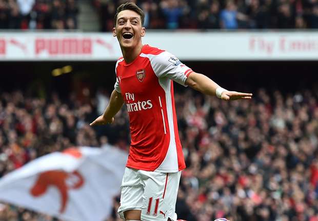 英超-阿森纳2-1补时绝杀狼队，萨卡两度造乌龙（英超｜阿森纳补时2-1绝杀狼队，萨卡两度逼出乌龙球）